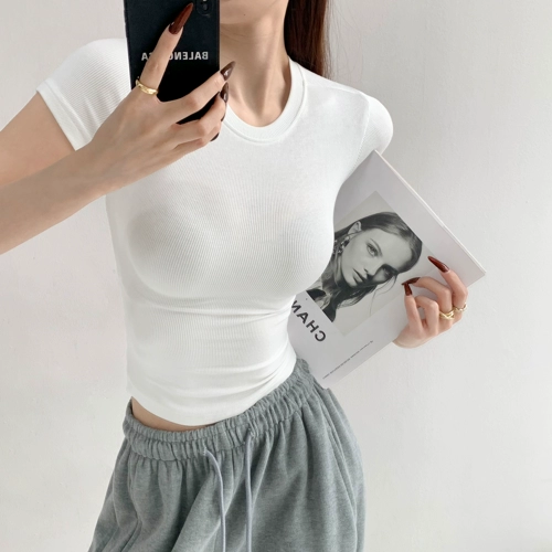 Летняя базовая футболка с коротким рукавом, облегающий крой, в обтяжку