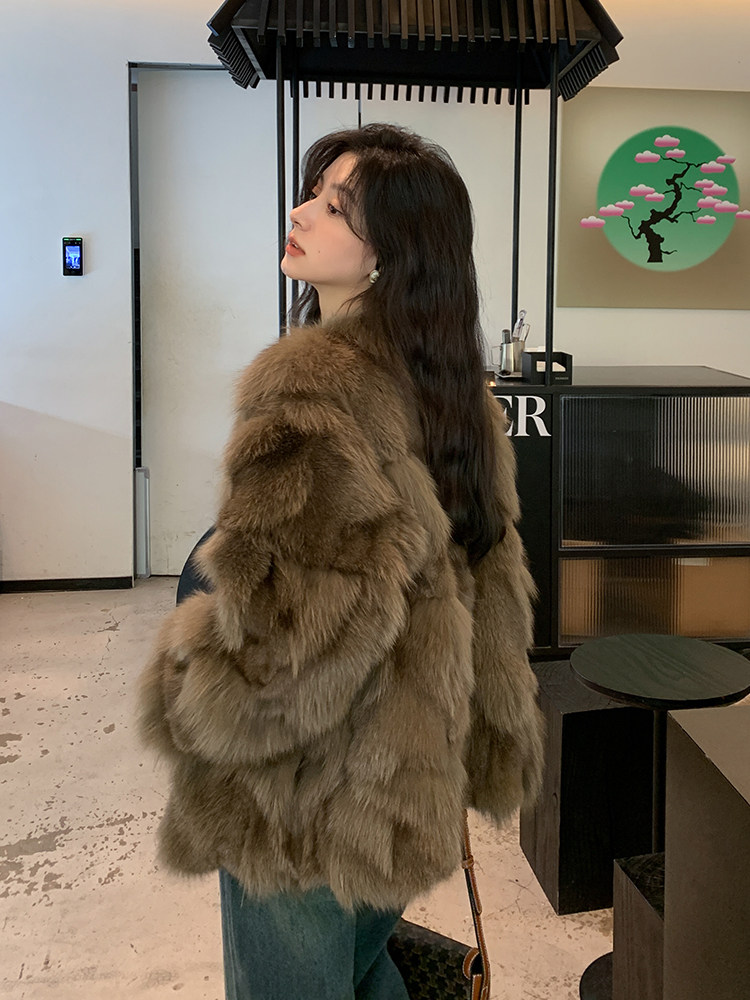 Miss Mi Tangjia Coco Haining 2024 новая шуба из меха молодой лисы Зимняя Меховая шуба One Изображение 1