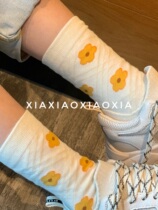 (More than five pairs) Womens cotton socks with cute little flowers Japanese trendy mid-calf socks