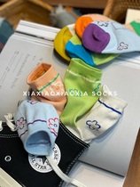 (More than five pairs) Korean New Year style womens cotton socks with small flowers Japanese candy color mid-length combed cotton socks
