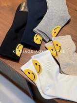 (More than five pairs) Korean Dongdaemun autumn and winter womens socks plush embroidered smiley mid-calf cotton socks sweat-absorbent socks