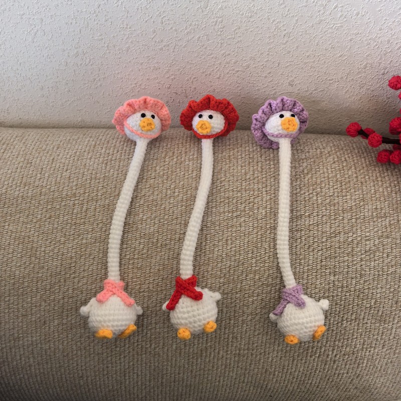 Finished Product: Handmade Knitted Long-Necked Duck Toy, Decorative Duck for Bags, DIY Newborn Baby Hand-Held Toy