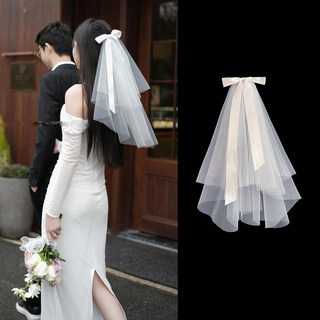 Ли Итун получила такую же фату и зарегистрировалась для предложения руки и сердца.