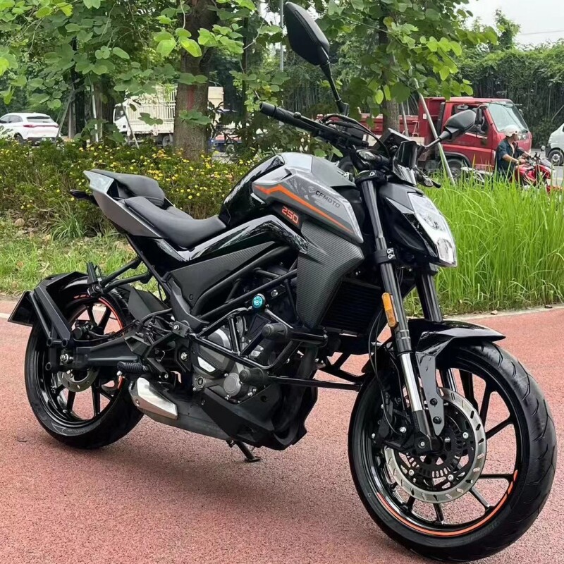 新型CFMoto NK250cc NK00 2気筒水冷燃料噴射式大型バイク、ファントムSTバイク完成車