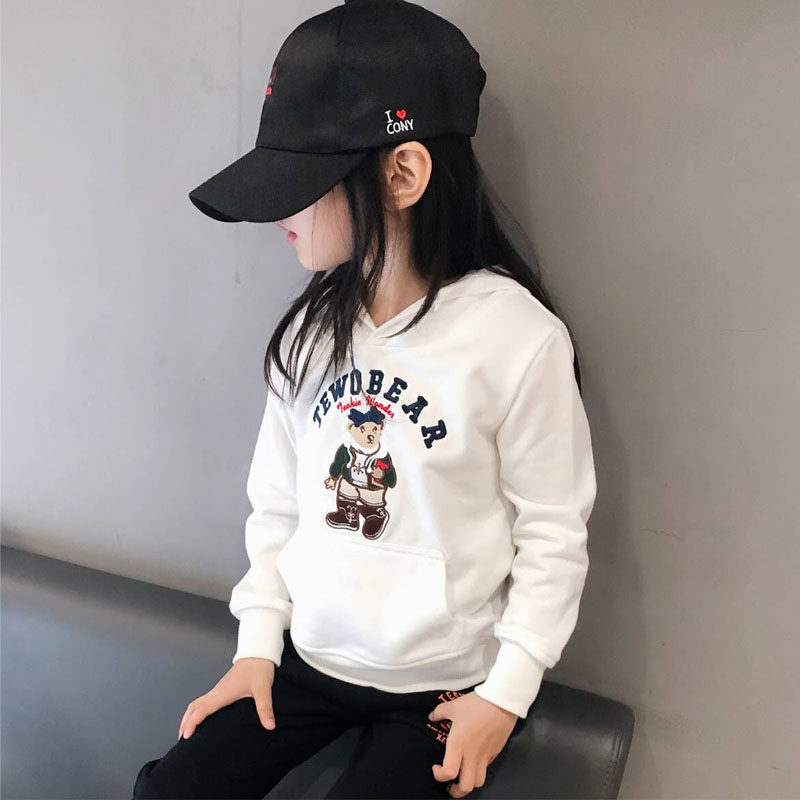 Girls sweater 2021 spring and autumn new children's bear cute hoodie Western style baby white thin top cotton
