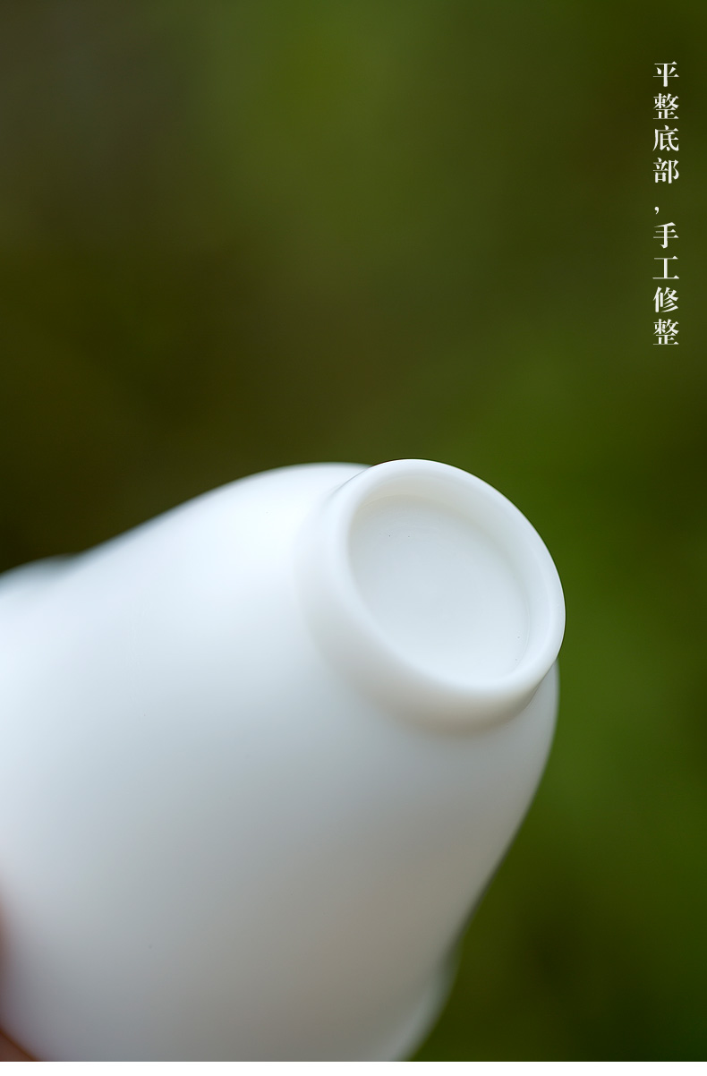 Don difference up suet jade porcelain crack cup against a pot of three cups of hot ceramics glass portable travel kung fu tea set