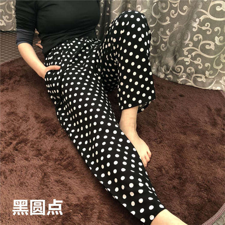 Old lady wearing pants in summer autumn old grandma pants loose cotton silk mom thin pants