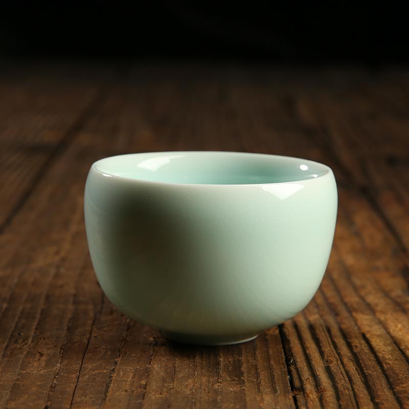 Special celadon pu 'er kung fu tea cups ceramic tea set single cup sample tea cup master cup individual cups