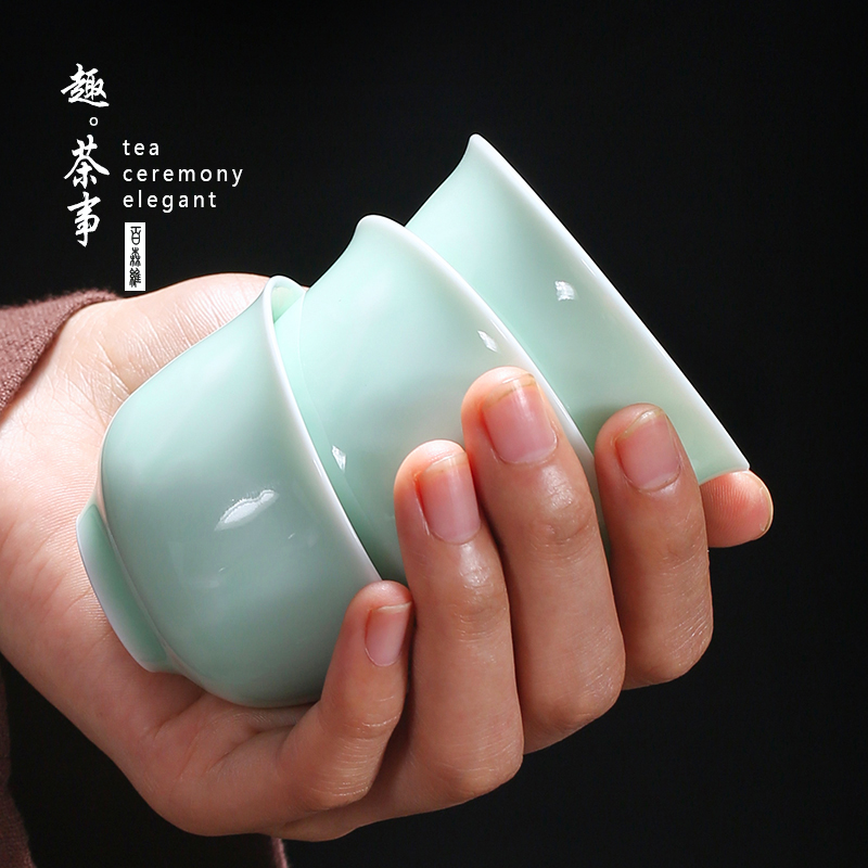 Celadon teacup masters cup sample tea cup small tea light shadow green ceramic kung fu tea set with personal cup hat to the individual