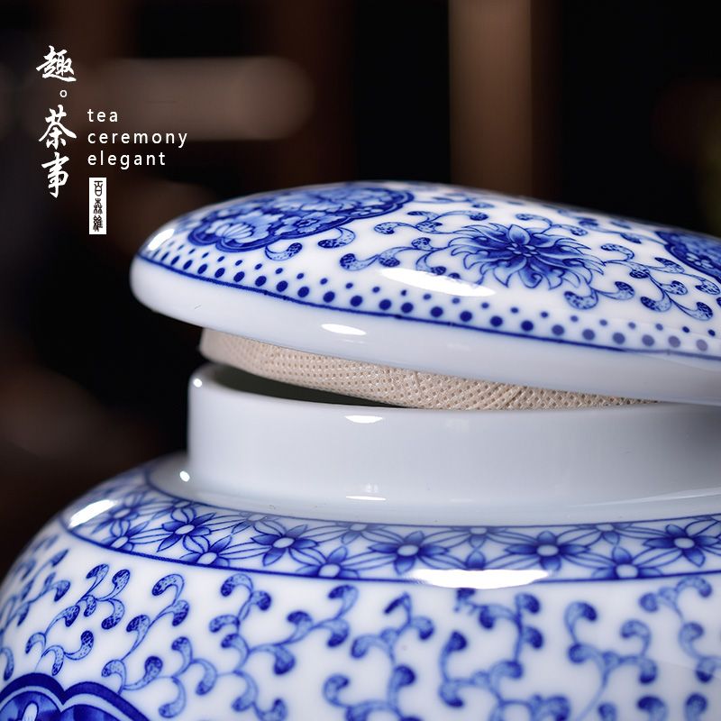 Jingdezhen blue and white porcelain jar caddy fixings ceramic seal tank large with cover a kilo furnishing articles with Chinese traditional medicine storage tanks