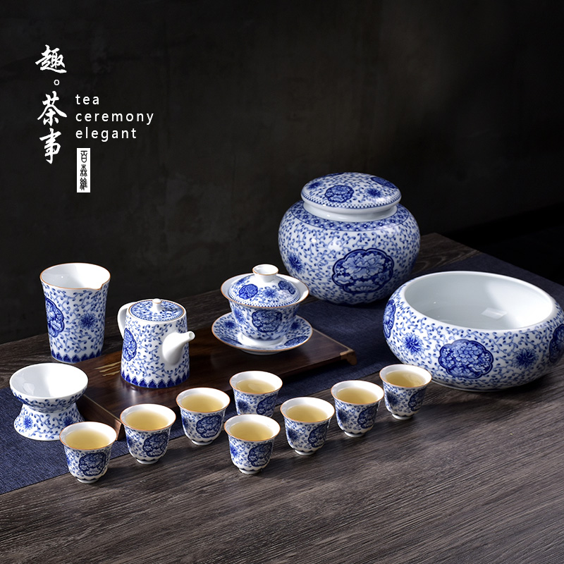 Jingdezhen blue and white porcelain tea sets of high - grade ceramic cups lid bowl of kung fu tea whole household gift box