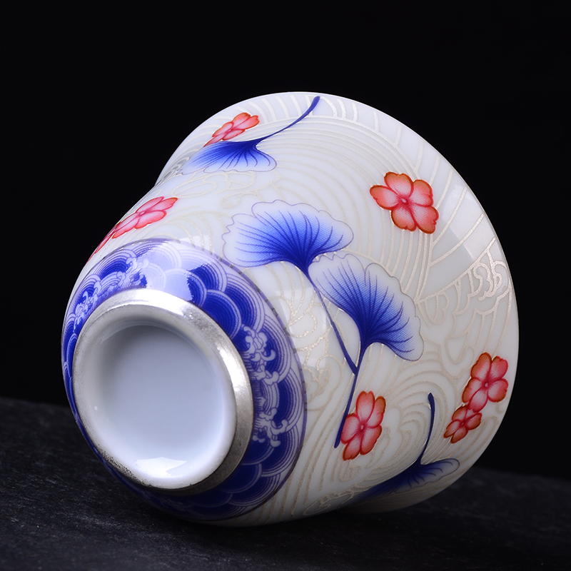 Ancient sheng up new hand - made ginkgo coppering. As the master sample tea cup pure manual colored enamel of blue and white porcelain tea cups, trumpet