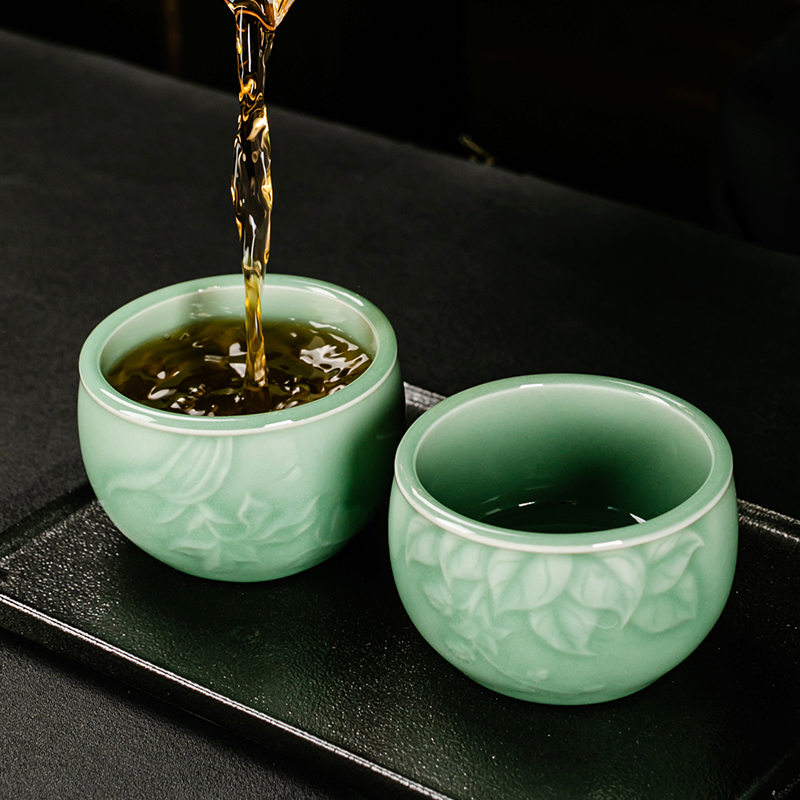 The ancient shadow blue sheng up celadon hand cut sample tea cup kirin wind tank cup ceramic tea set master cup single CPU