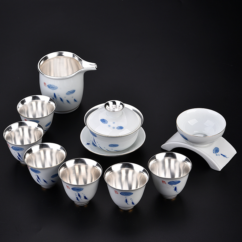 The ancient sheng jade blue and white safflower ceramic up new hand - made porcelain coppering. As silver suit household fair sample tea cup tea cup