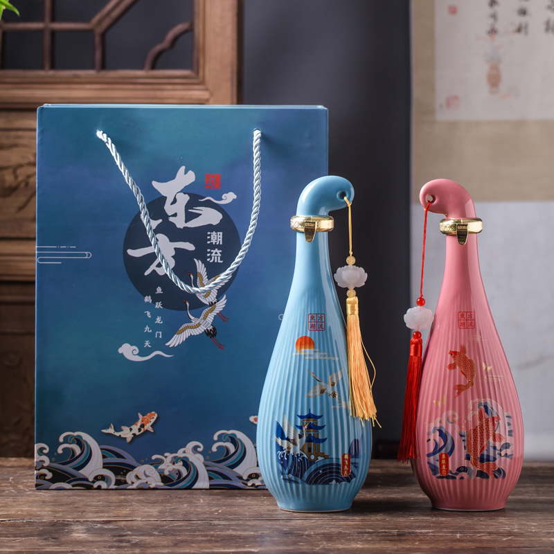 A kilo with empty wine bottles of jingdezhen ceramic home empty bottle of white wine wine jar sealed flask restoring ancient ways gift box