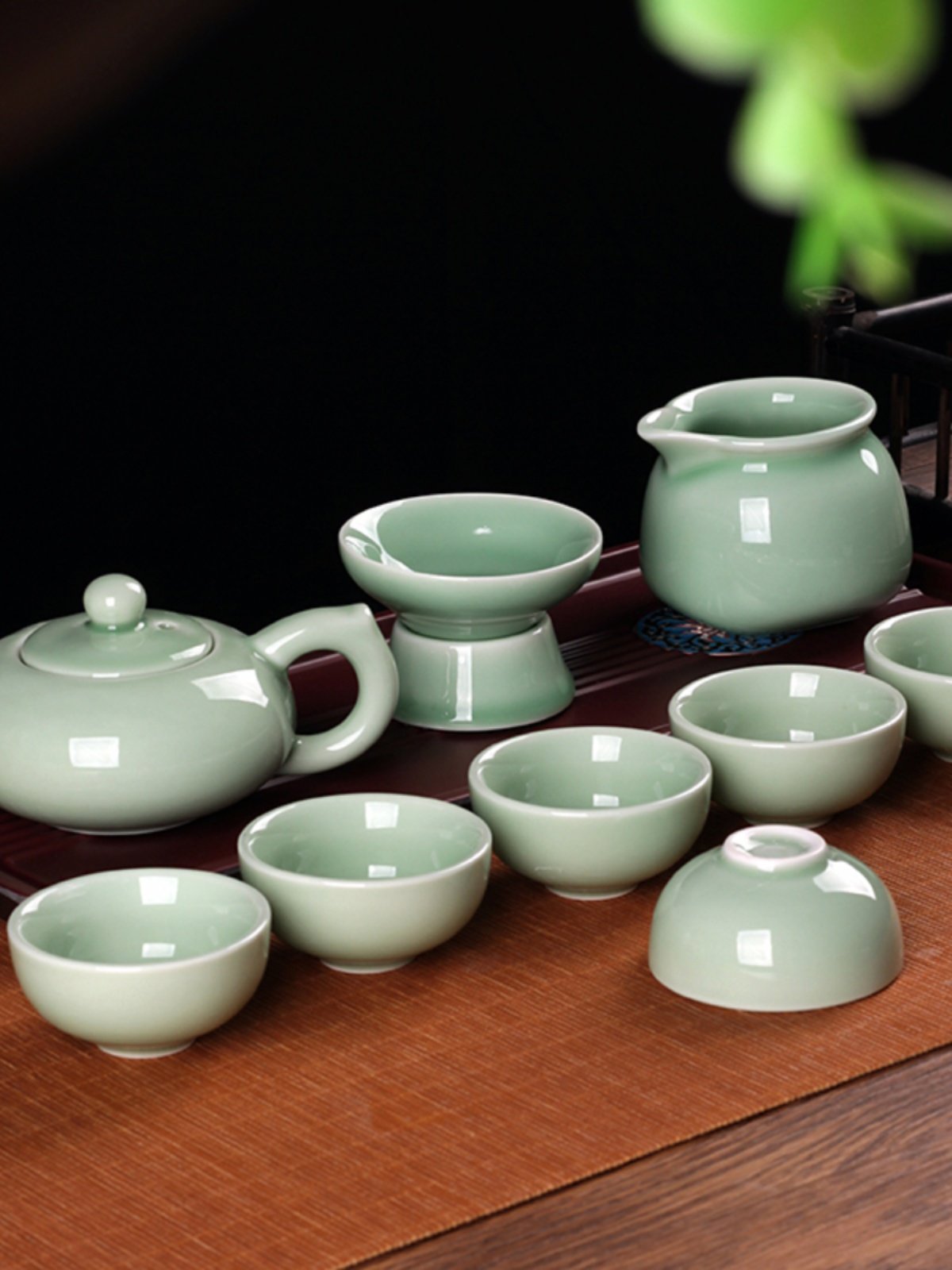 Renfeng Celadon Kung Fu Tea Set Ceramic Teapot Teacup Gaiwan Home Use Tea Drinking High-End Gift Teacup Set