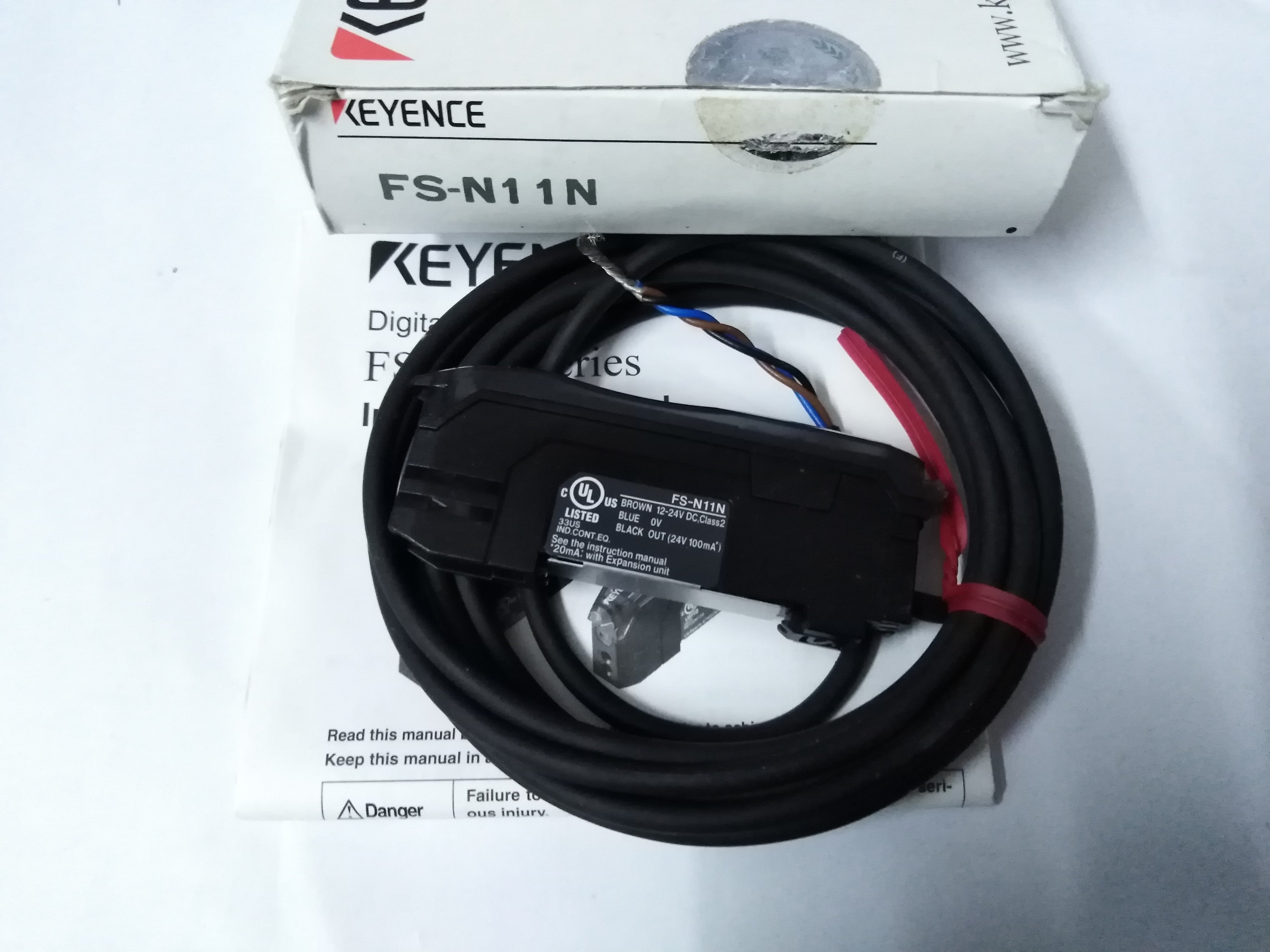 Sensor Keyence Japan's new original packaging FS-N11N Don't compare the price with the refurbished one
