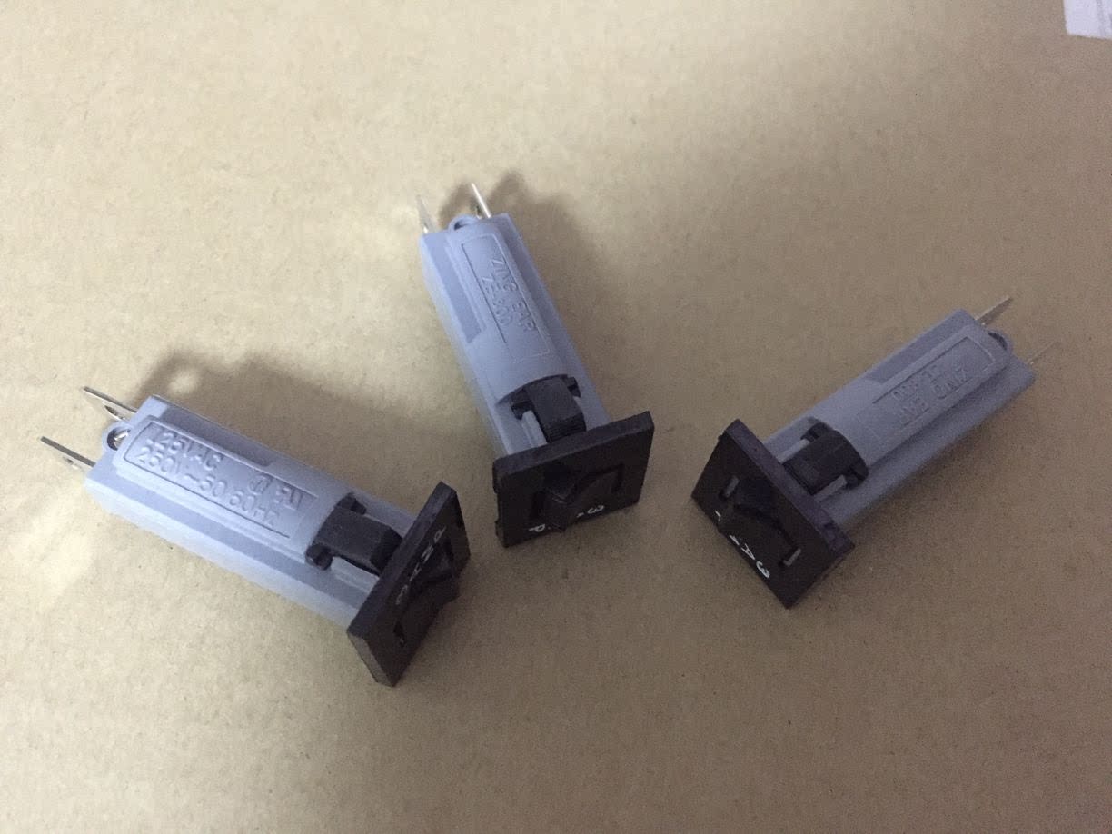 ZE-800 current overload protector originally installed Taiwan ZING EARZE-800 overcurrent protector protector