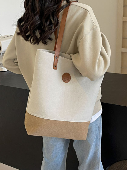 Casual and Artistic Canvas Underarm Commuter Bag for Women 2025 New Niche Design Student Class Shoulder Tote Bag
