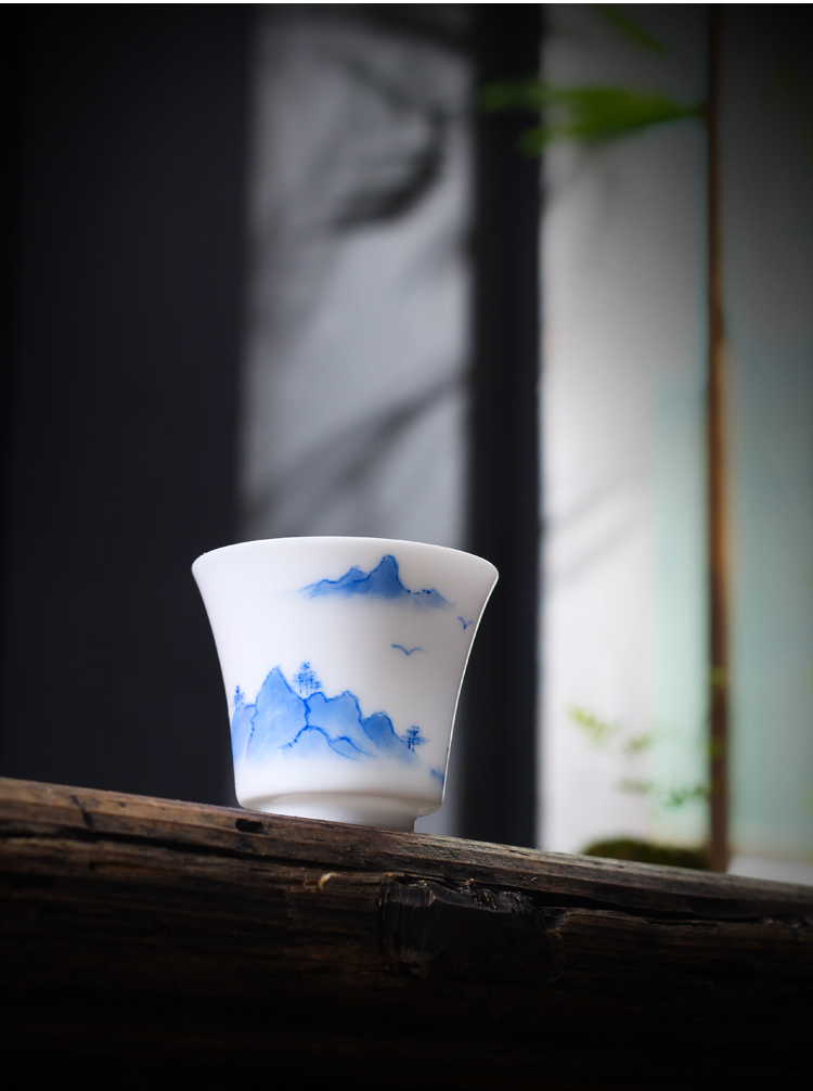 Hand - made teacup thin body white porcelain ceramic masters cup sample tea cup blue and white porcelain tea light household kung fu tea set