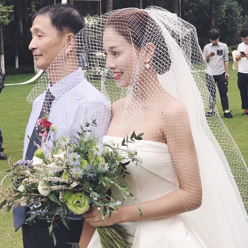 Grid veil 2021 new bride wedding wild short section forest department simple literary retro veil travel veil