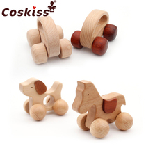 Infant learning to grip beech wood grinding teeth toy wood car childrens toys