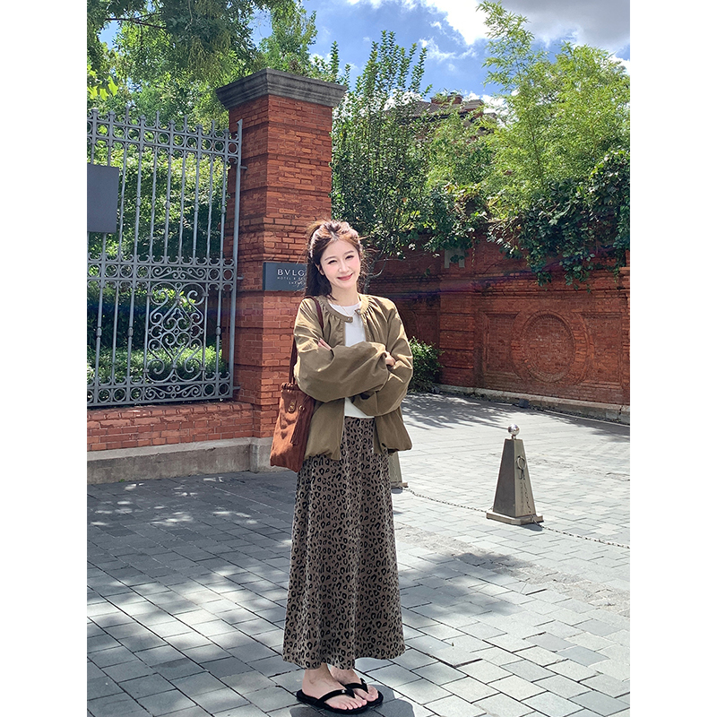 Yang Yang Yangruoyu【Autumn Camellia】Round Neck Bud Jacket Versatile Casual Lazy Short Coat for Women