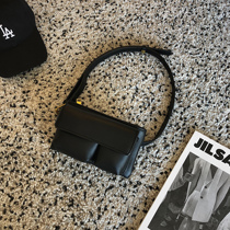 Advanced sense of foreign atmosphere black leather crossbody chest bag Korean version of ins underarm bag niche design Net Red Square bag running Bag Men