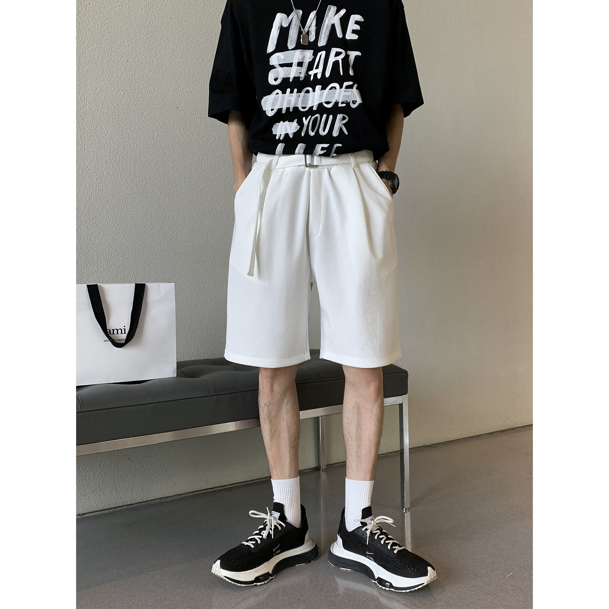 HOZI men's summer new non-wrinkle vertical stripes casual loose straight white suit shorts five-point pants