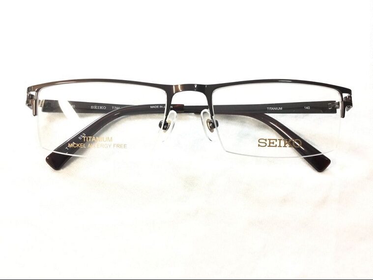 Original imported Seiko Seiko Semi - sight glasses men half frame ultra - light pure titanium business leisure glasses frame T744