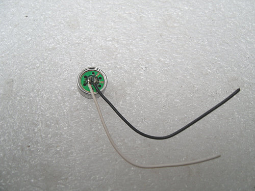 The electret mids microphone single pointing to a belt line 