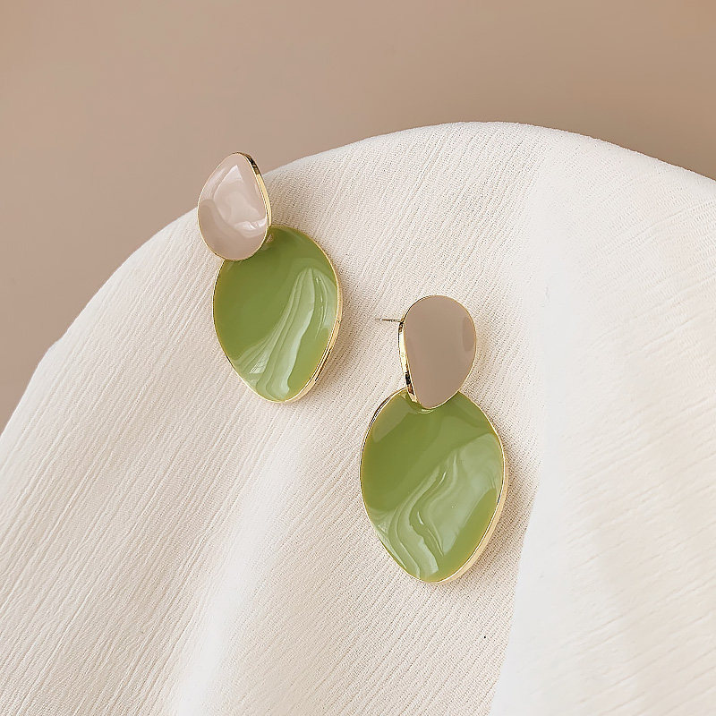 Green earrings women's summer avocado earrings 2021 new fashion high-end sense of light luxury net red explosion earrings
