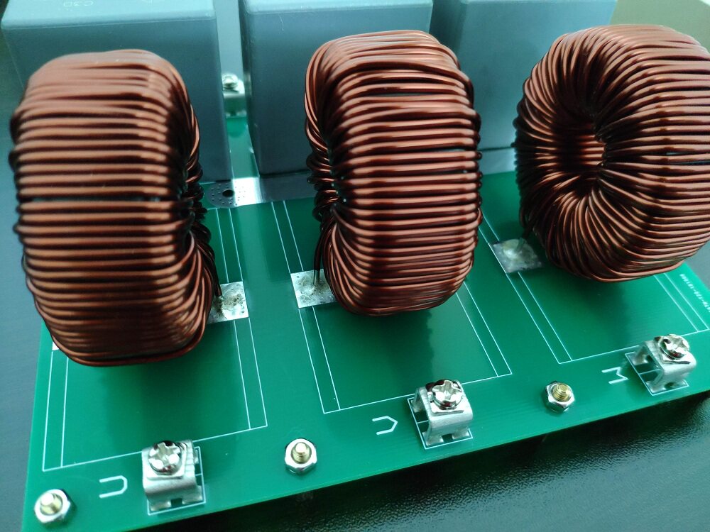 Three-phase LC filter SPWM SVPWM inverter filter low-pass filter inductor capacitor filter output sine