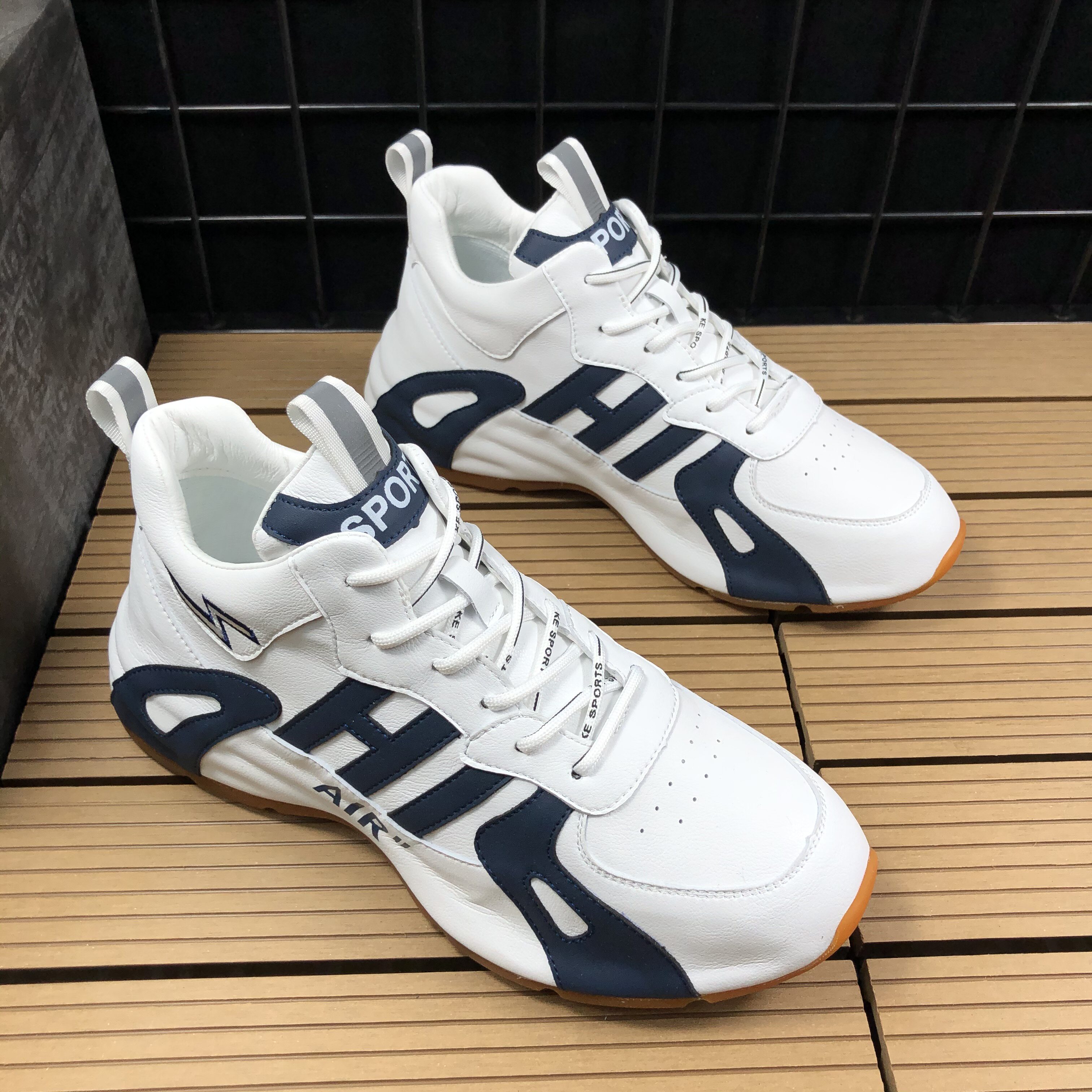 2021 spring new men's high-top casual sports shoes Korean version of the lace up all-match thick-soled height-increasing shoes net red with the same style