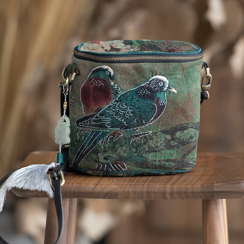 Moshang Huakai Lanjin (Plantain Yeyu) Silk Fragrant Cloud Gauze Embroidered Bucket Bag Women's Ethnic Style Diagonal Bag