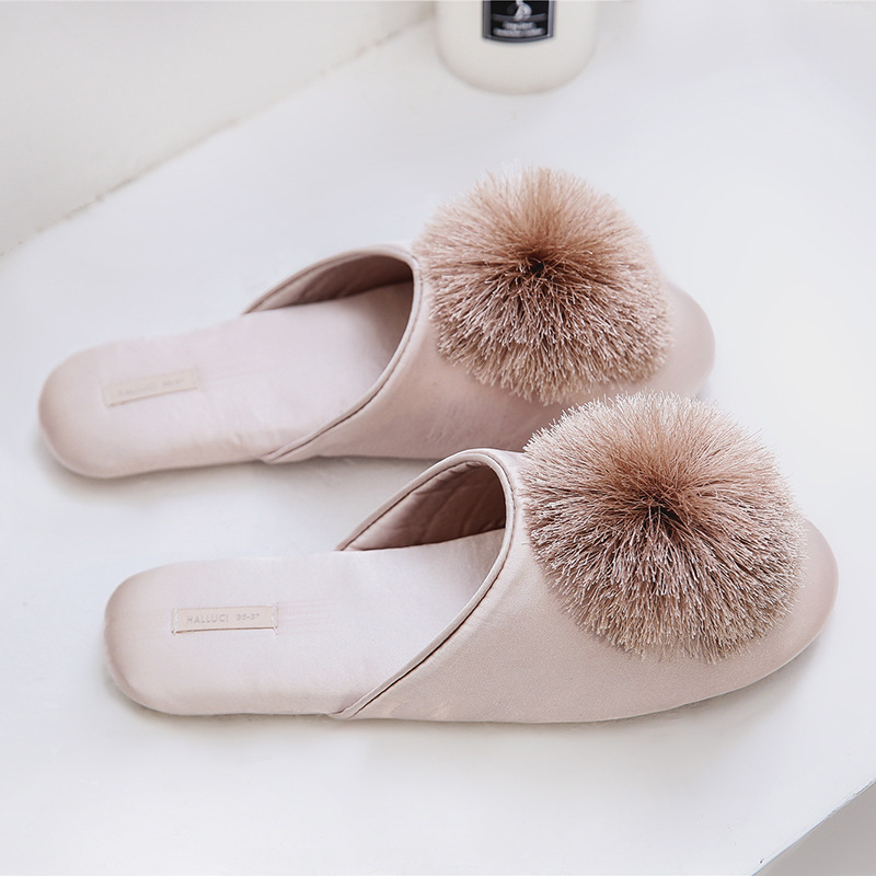 Light Luxury High-Quality Women's Slippers, New Autumn and Winter Tassel Fur Ball Comfortable Furry Indoor Home Slippers for Women with Rubber Soles
