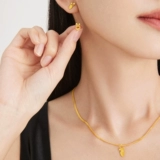 周大福 Милый морковный золотой кролик, асимметричные серьги, подарок на день рождения