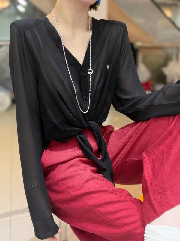 2026 New Solid Color Elegant Slimming V-Neck Design with Irregular Hem Tie-Up Shirt Top Trendy