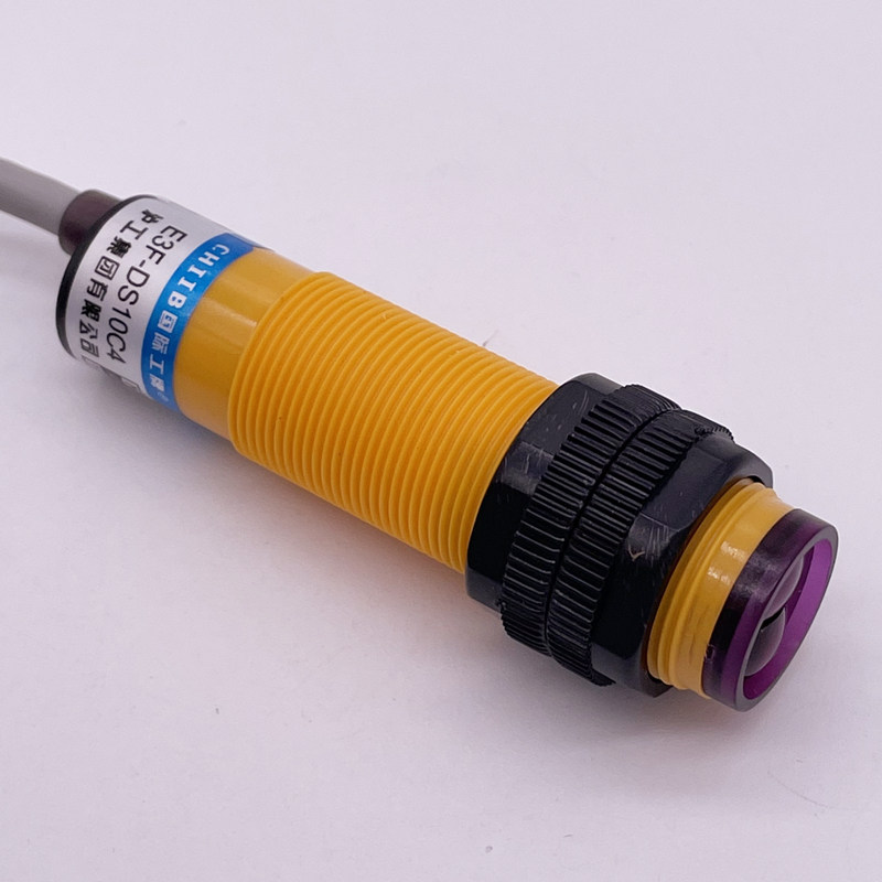 Hugong photoelectric switch international brand light eye E3F-DS10C4 10CM three-wire NPN DC normally open M18