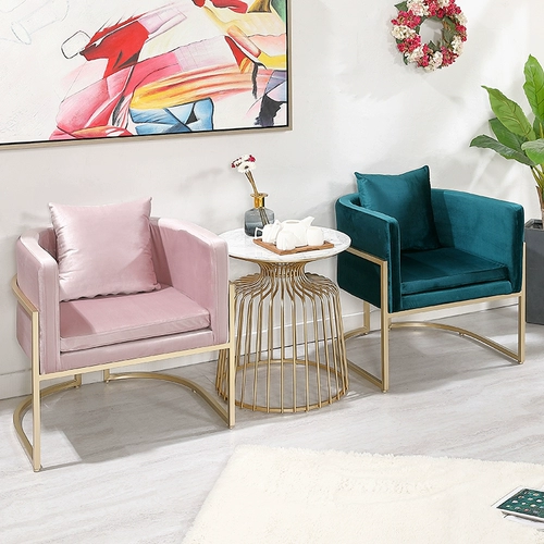 Интернет-магазин знаменитостей, журнальный столик, простой диван, приставной столик, угловой столик, балкон, железный свет, роскошный скандинавский мрамор, маленький столик для отдыха