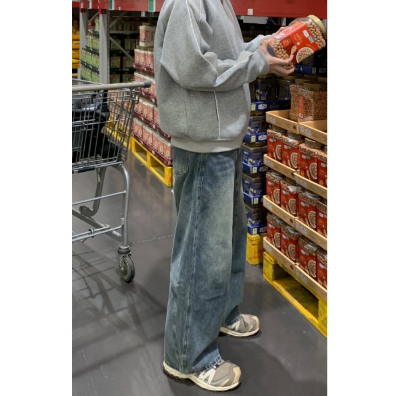 It's from Cc's Brand. American Retro Distressed Jeans, Washed Wide-Leg Jeans, Trendy Banana Pants, Straight-Leg Pants