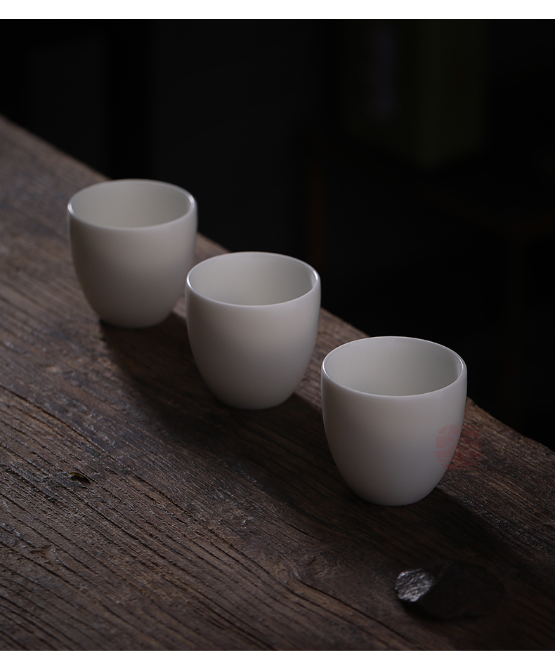 Jiangnan past dehua white porcelain teacup suet jade kung fu tea cups fragrance - smelling cup ceramic tea set master cup single CPU