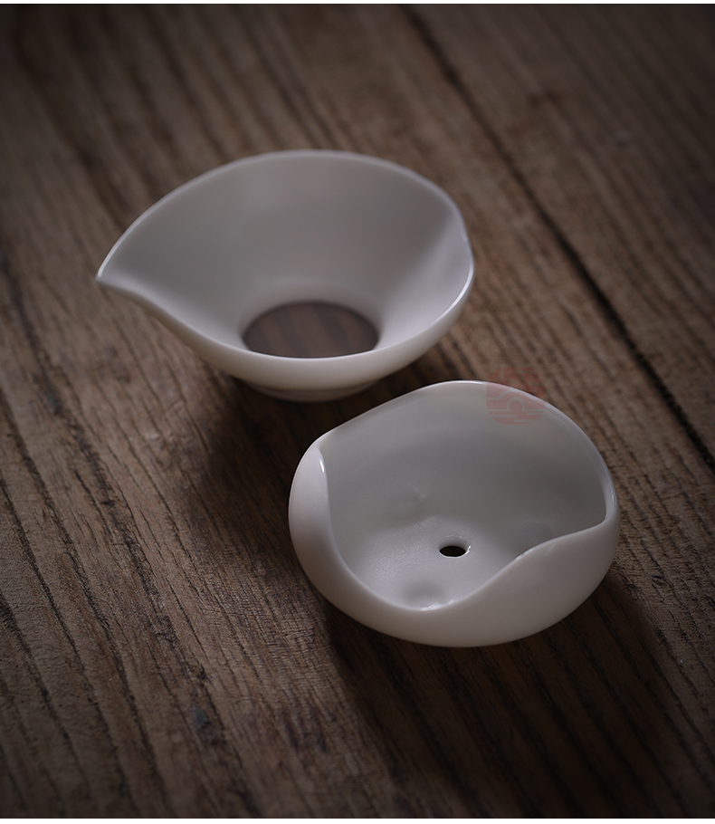 Jiangnan past dehua white porcelain) of China tea filter ceramic tea strainer suet jade) suits for
