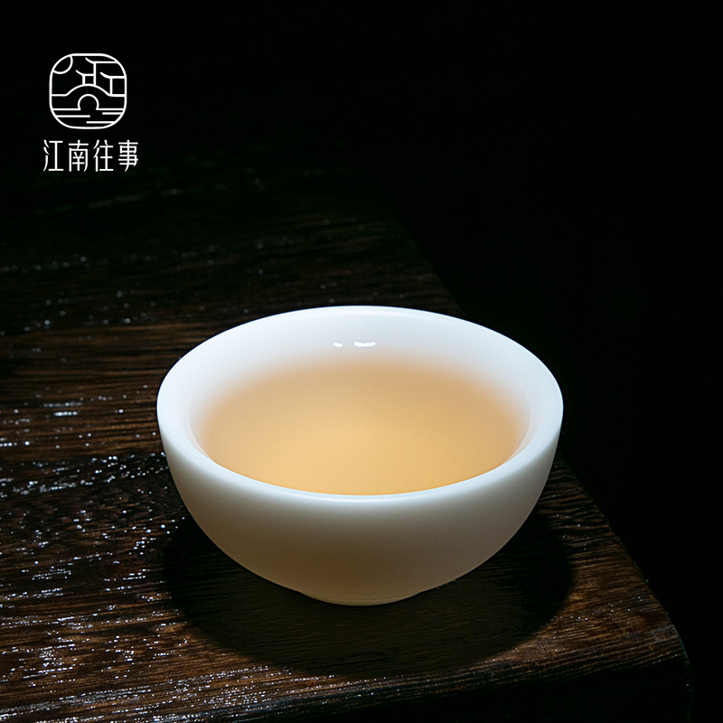 Jiangnan past suet jade cup kung fu tea sample tea cup white porcelain, Chinese white household ceramics sketch of single CPU