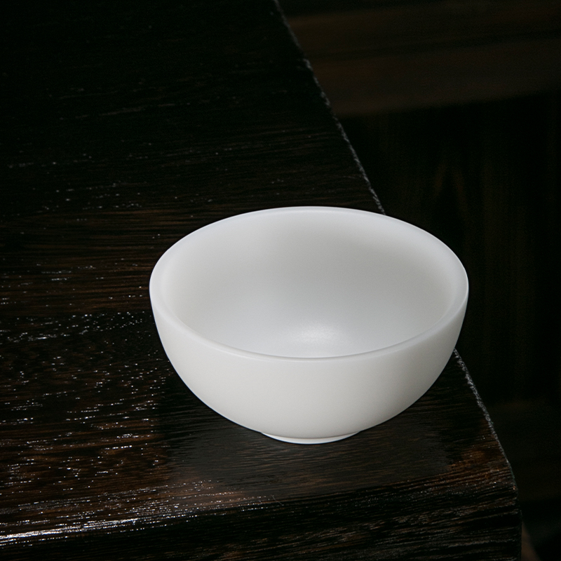 Jiangnan past suet jade cup kung fu tea sample tea cup white porcelain, Chinese white household ceramics sketch of single CPU