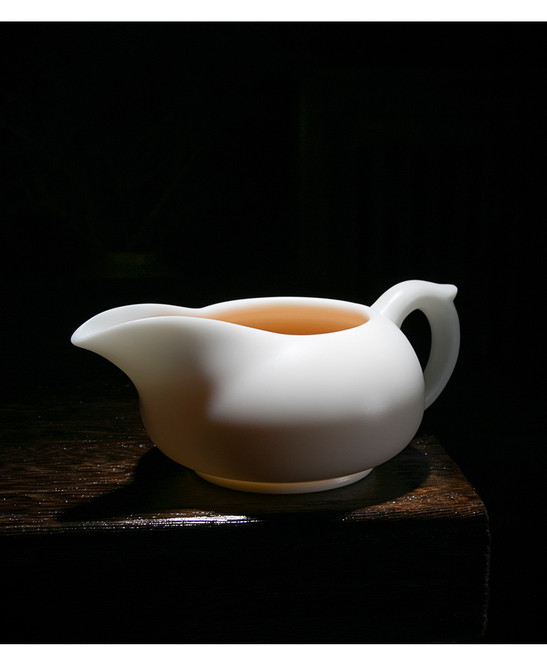 Jiangnan past suet jade dehua white porcelain ceramic fair keller of tea kelp put points tea biscuit firing kung fu tea set