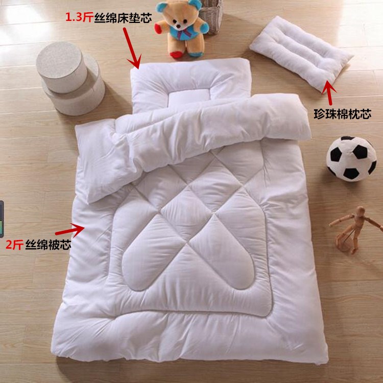 Ba mảnh giường ngủ buổi chiều lớp học chăm sóc bông chăn vườn ươm giấc ngủ ngắn nệm futon lõi chứa Sáu 150 * 60 - Bộ đồ giường trẻ em 	ga giường màu hồng cho bé gái	