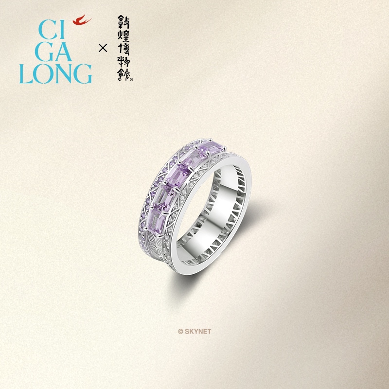 吉野玖籁:来自异域的璀璨星光紫蓝宝戒指💍