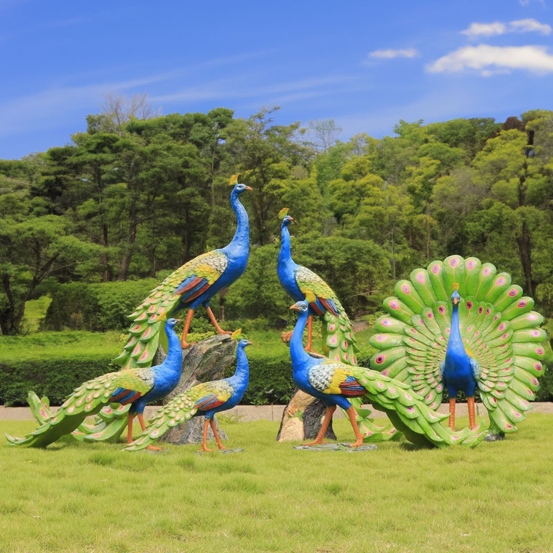 Outdoor Large-Scale Simulated Peacock Ornament Fiberglass Animal Sculpture Garden Ornament Courtyard Garden Decoration