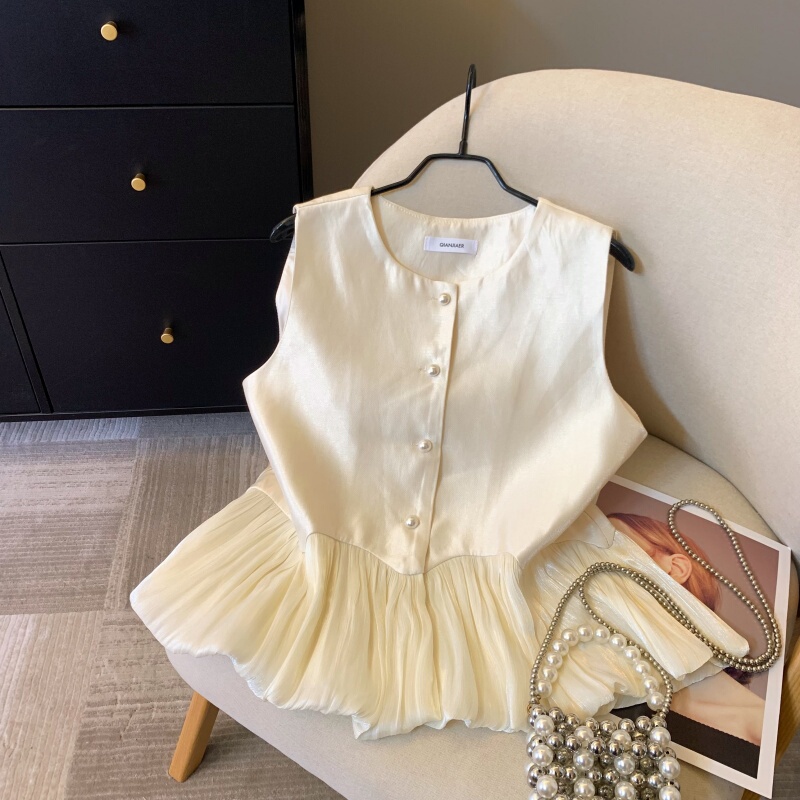 French-Style Ruffled Edge Satin Vest Shirt for Women, Summer 2026, Slim-Fit, Elegant Sleeveless Top